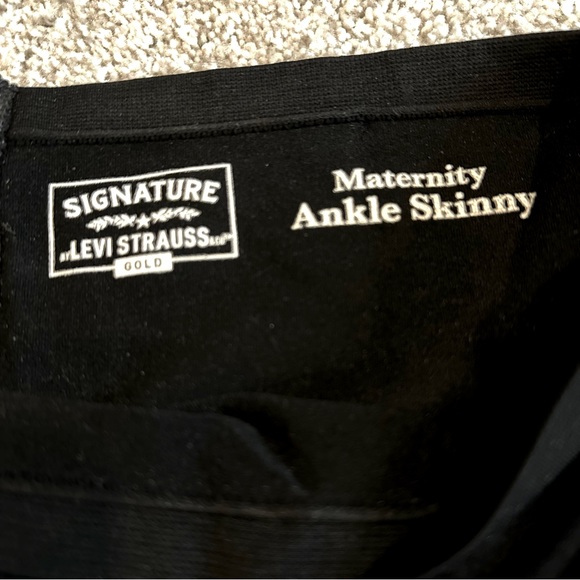 Levi Maternity Jeans - Picture 3 of 4